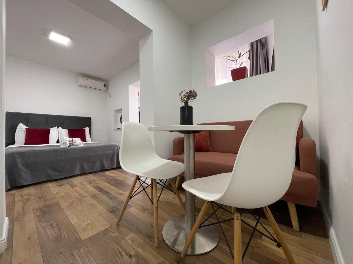 Central Studio Apartments 티라나 외부 사진
