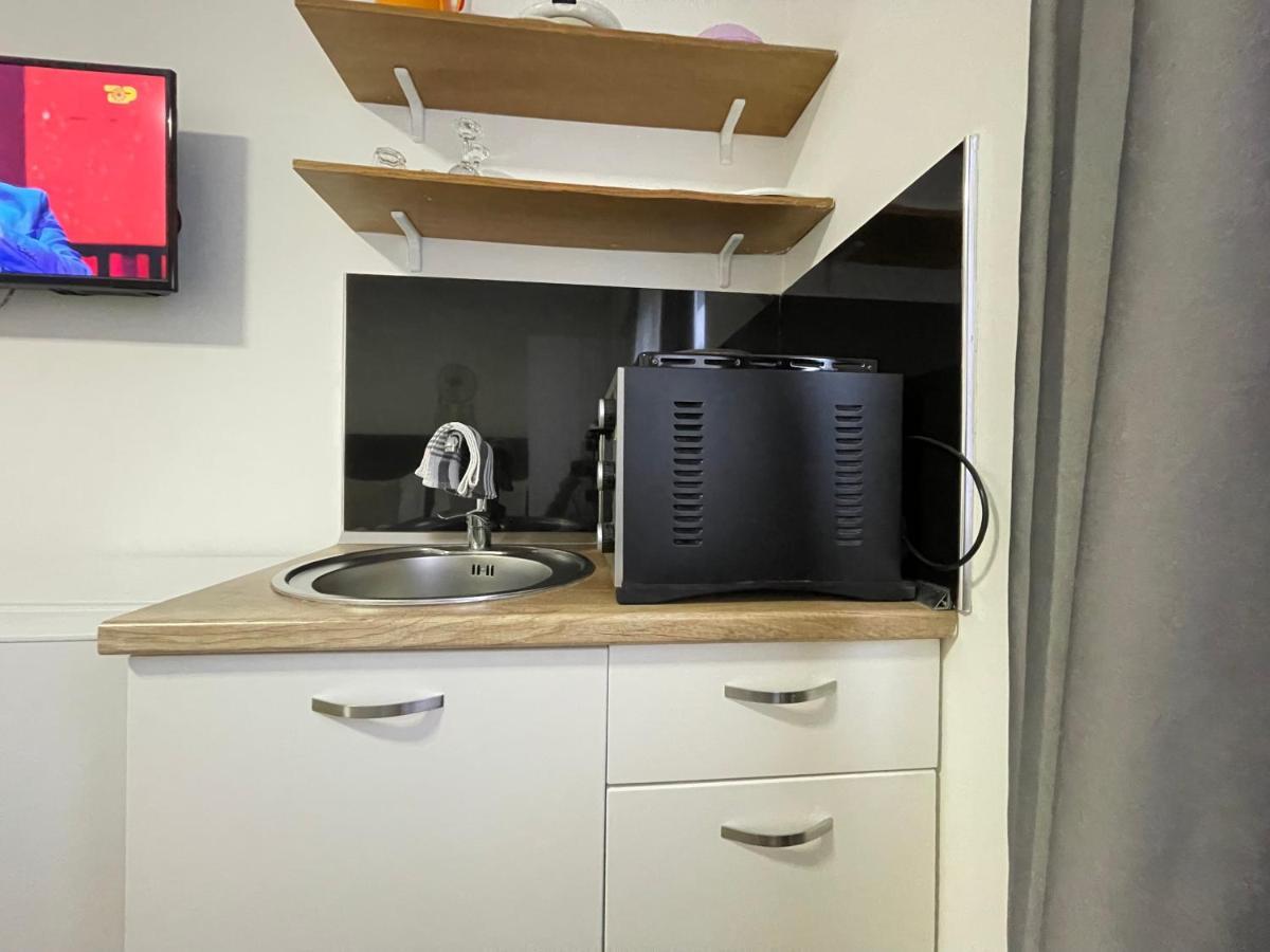 Central Studio Apartments 티라나 외부 사진