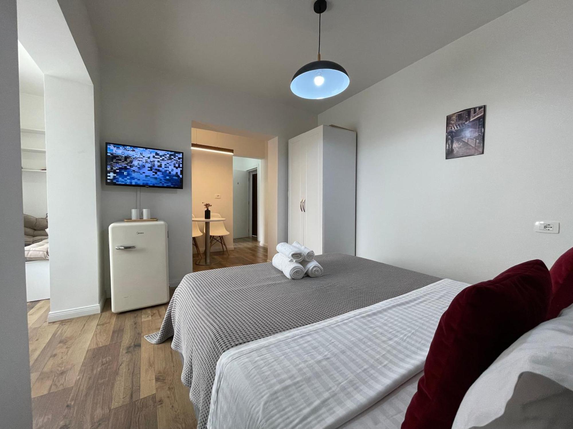 Central Studio Apartments 티라나 외부 사진