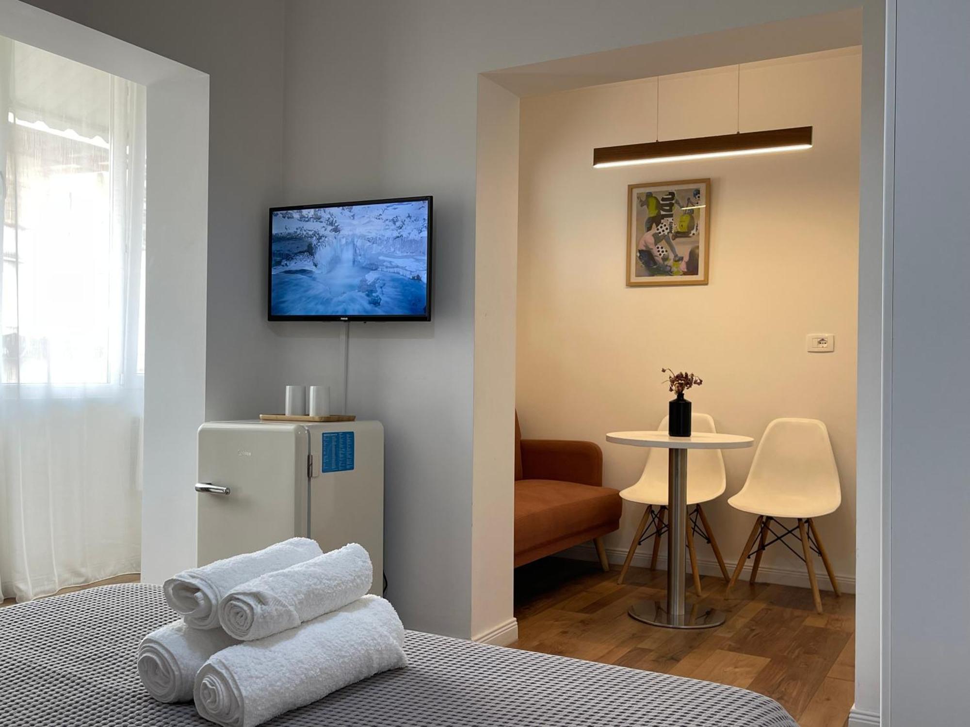 Central Studio Apartments 티라나 외부 사진