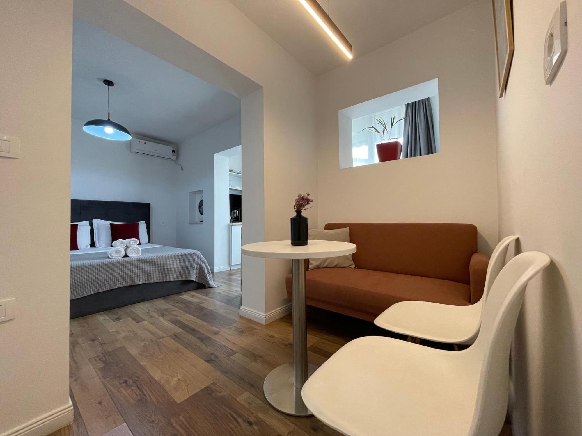 Central Studio Apartments 티라나 외부 사진