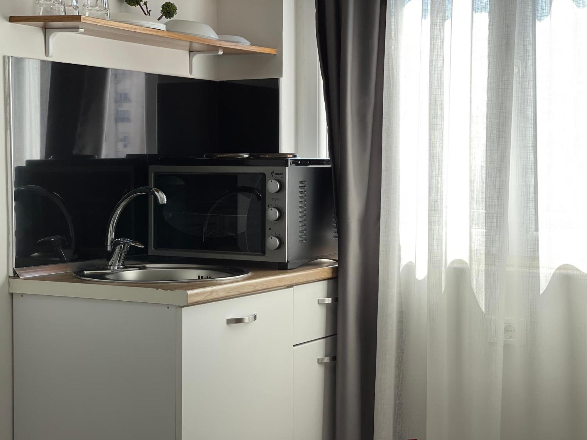 Central Studio Apartments 티라나 객실 사진